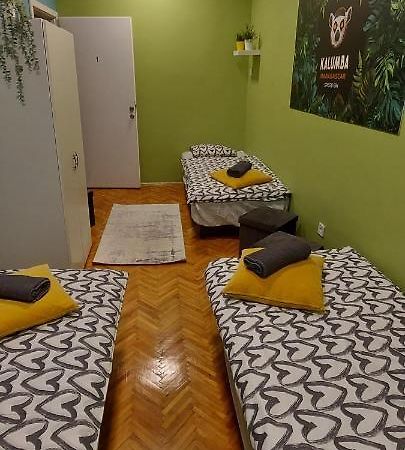 K21 Party Apartment Hotel With Inhouse Ruin Pub Budapest Bagian luar foto