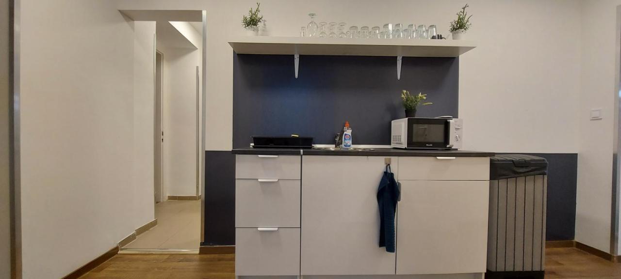 K21 Party Apartment Hotel With Inhouse Ruin Pub Budapest Bagian luar foto